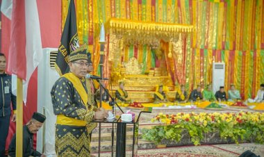 Datuk Seri Marjohan Yusuf dan Bupati, Kukuhkan Pengurus MKA dan DPH LAM Rohil Periode 2022-2027