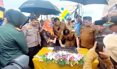 Bupati Rohil Resmikan Jembatan Penyeberangan dengan Anggaran APBD Sebesar ± Rp. 33 M