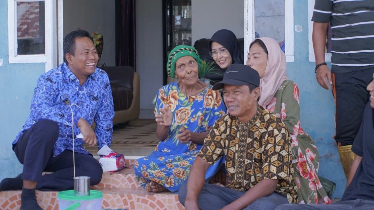 Wakil Bupati Rohil Serahkan Bantuan Renovasi RTLH di Bagan Jawa