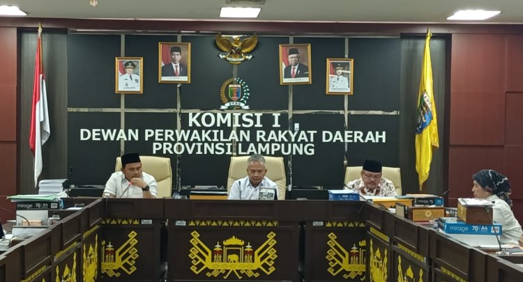 Temui Massa Aksi, Ketua Komisi I : DPRD Lampung Konsisten Tegakkan Aturan