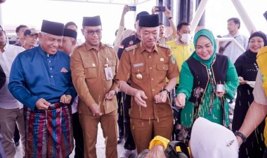 Bupati Afrizal Sintong Sambut Kepulangan Jamaah Haji Kloter 14 Asal Rokan Hilir
