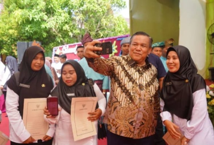 Pj Gubri Minta Nasib Guru Honorer di Rohil Terus Diperjuangkan