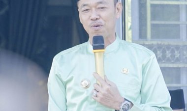 Bupati Rohil Naikkan Gaji RT, RW, BPKep Serta Tenaga Teknis Kepenghuluan