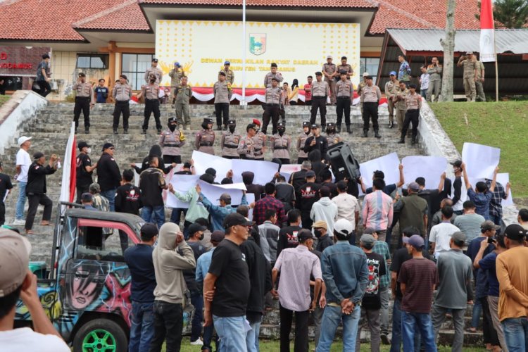 Polres Tanggamus Gelar Pengamanan Aksi Unjuk Rasa Aliansi Tanggamus Memanggil