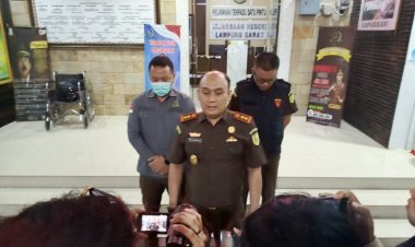 Kejari Lampung Barat Tetapkan Mantan Sekda dan Kadis PUPR Pesisir Barat Jadi Tersangka Korupsi
