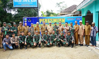 Komandan Kodim 0422/LB, Meresmikan Kegiatan Karya Bhakti TNI Pembangunan Saluran Air Bersih.