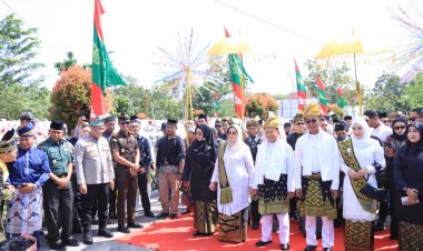 Kapolres Hadiri Upacara Sambut Bupati dan Wakil Bupati Rohil dengan Acara Adat LAMR