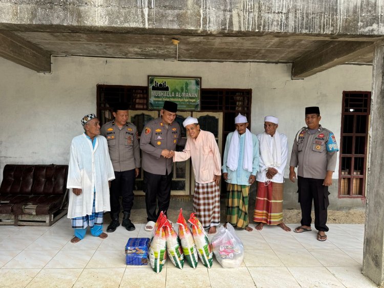 Silaturahmi ke Jama'ah Tarekat Naqsyabandiyah, Kapolsek Pujud Beri Bansos dan Pesan Kamtibmas