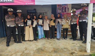 Satgas Ops Patuh Krakatau 2025 Sosialisasikan Tertib Berlalu Lintas kepada Pedagang dan Pengunjung Pasar Pekalongan