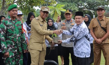 Wakil Bupati Rohil Dukung Program Green Policing di SMPN 6 Tanah Putih