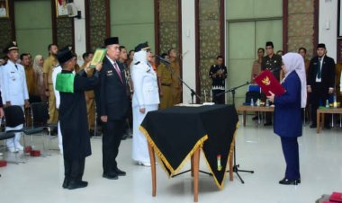 Lantik Dan Ambil Sumpah 35 Pejabat Pemkab Kampar, Wabup Kampar : Jalankan Amanah Dengan Integritas Tinggi